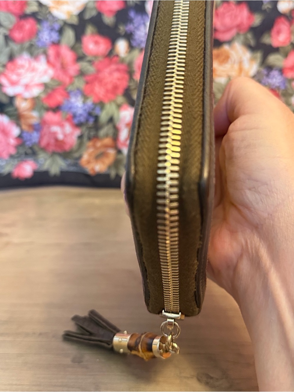 SOLD!!!!! Gucci Beige GG Canvas Wallet with Brown Leather Trim and Bamboo Tassel - Picture 6 of 10